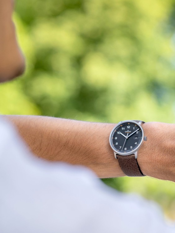 Junghans FORM A Titan Super Sparpreis