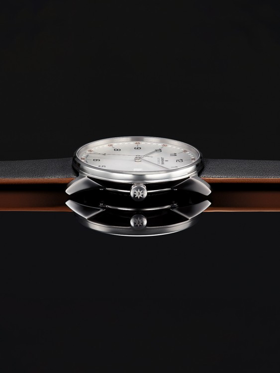 Junghans FORM A Lagerräumung