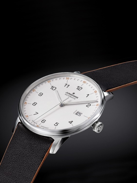 Junghans FORM A Lagerräumung