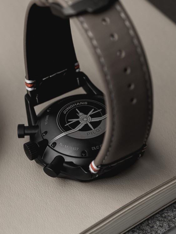 Junghans Pilot Chronoscope Desert Kauf eins, bekomm eins gratis