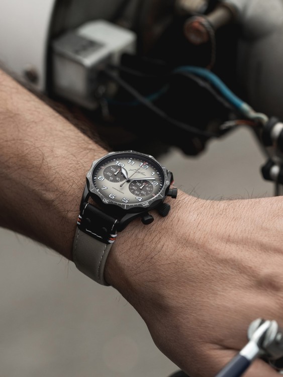 Junghans Pilot Chronoscope Desert Angebote
