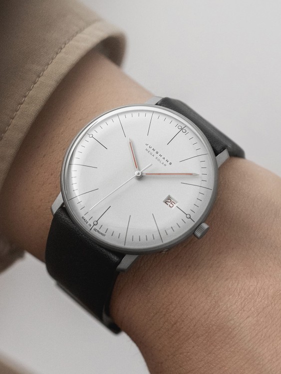 Junghans max bill MEGA Solar Bauhaus Letzter Tag