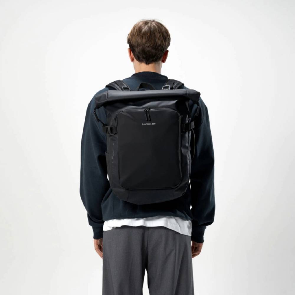 Kpten & Son Check In Set Lisbon All Black Top Angebot