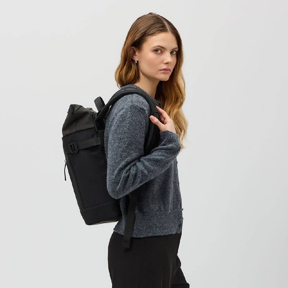 Kpten & Son Aarhus All Black Outlet