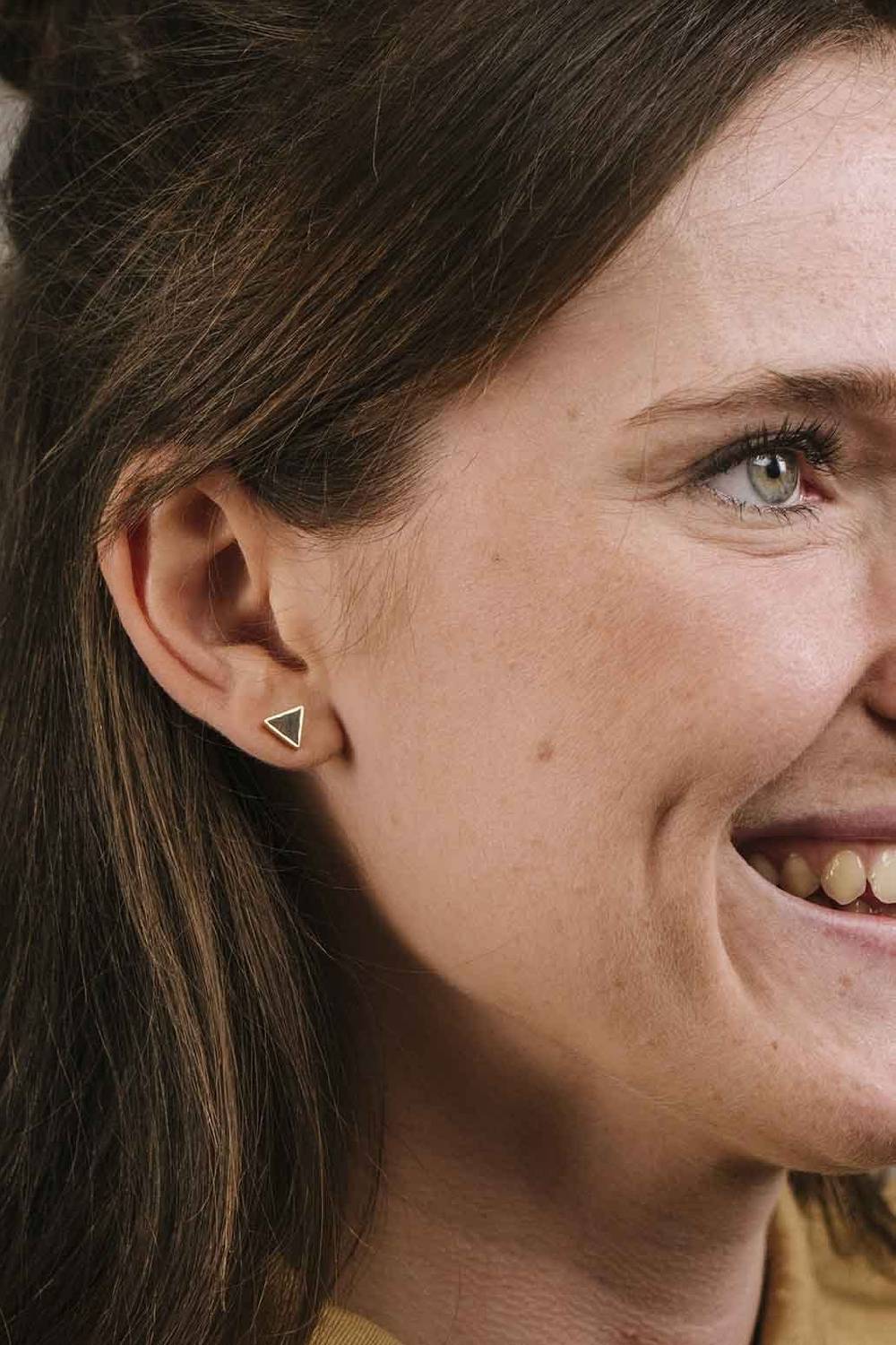 Kerbholz TRIANGLE EARRING Sandelholz Sonderangebot der Fabrik