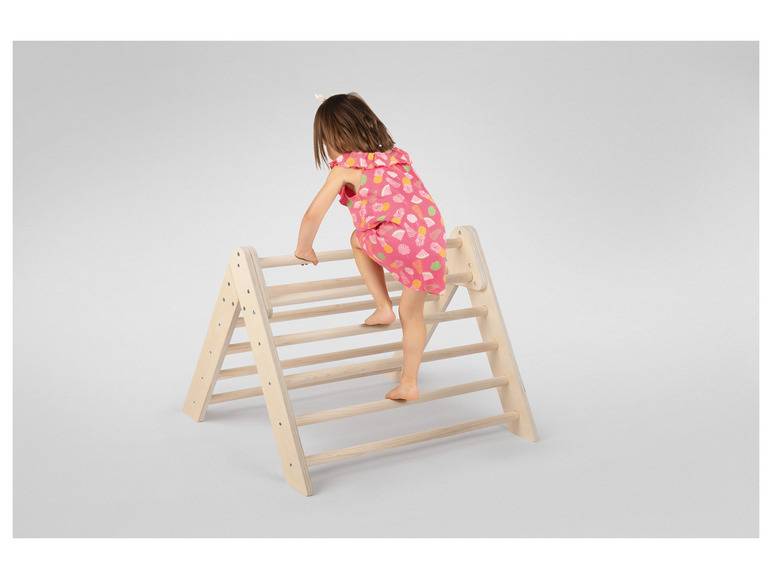 Playtive Kletterdreieck, aus Massivholz Nur noch ein Tag übrig