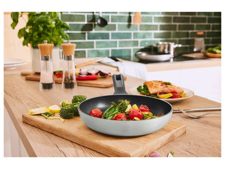ERNESTO® Aluminium-Pfanne, Ø 20 cm, recycelt Riesige Rabatte