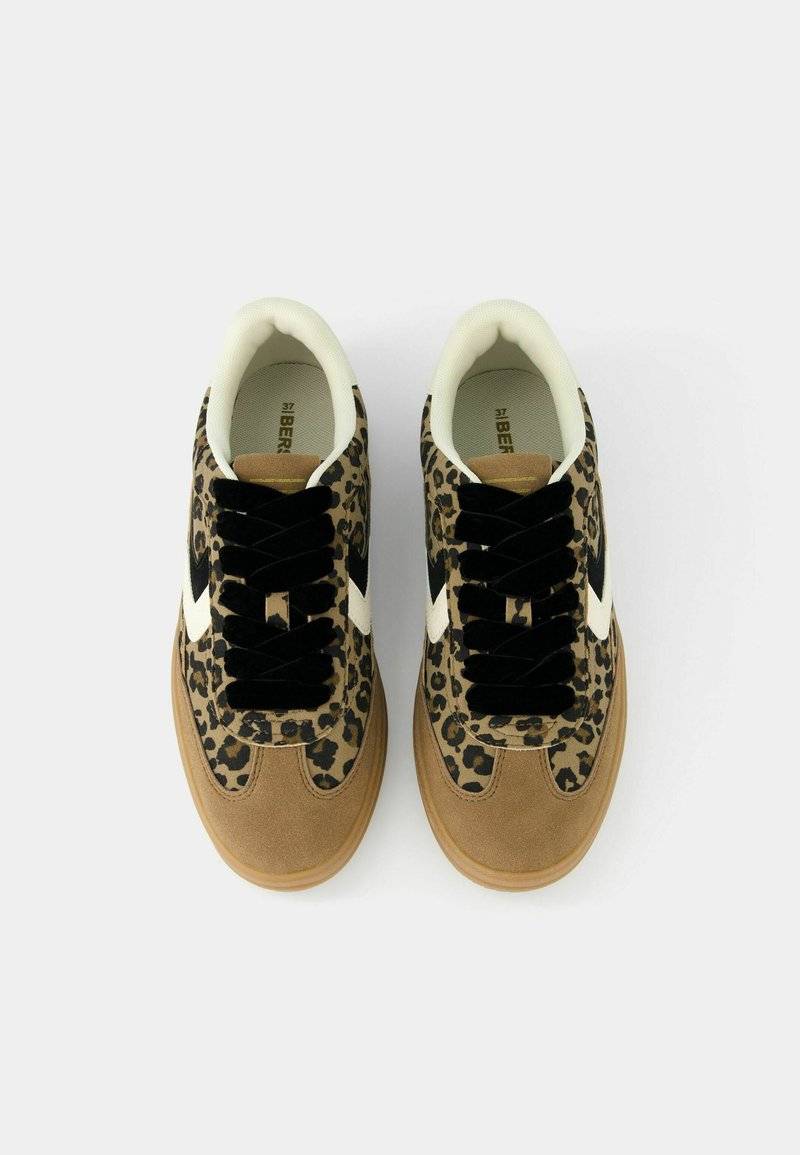 Bershka Bershka RETRO ANIMAL PRINT - Trainers Sonderangebote