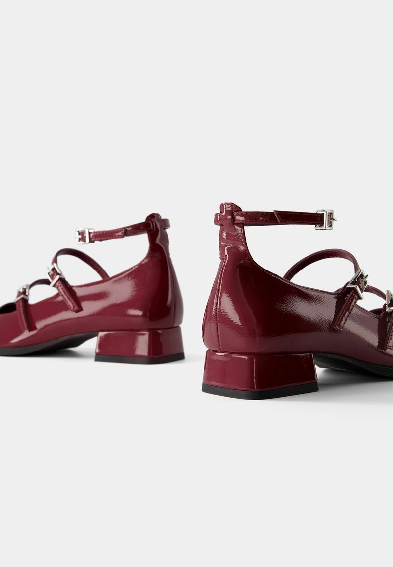 Bershka Bershka MARY JANES - Ankle strap ballet pumps - dark red Kostenlose Rückgabe
