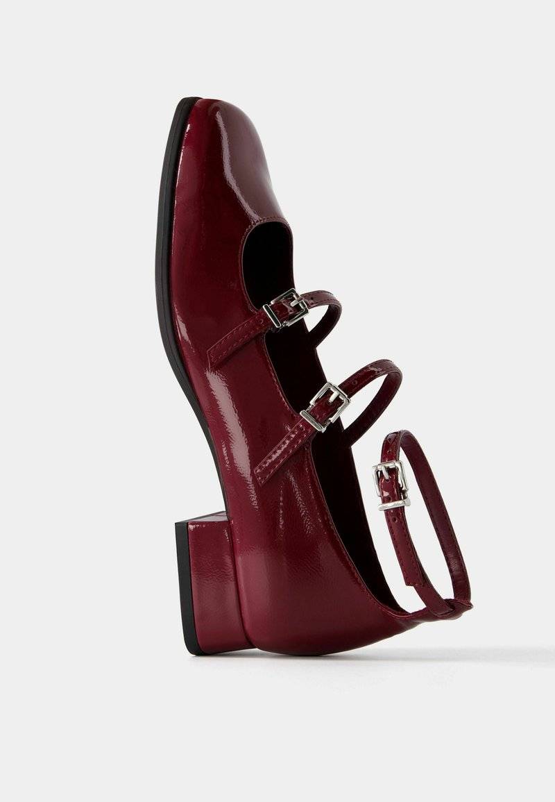 Bershka Bershka MARY JANES - Ankle strap ballet pumps - dark red Kostenlose Rückgabe