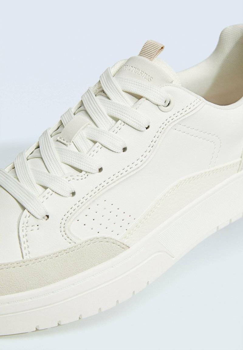 Stradivarius Stradivarius CONTRAST - Trainers - white Zeitbegrenzte Promotion