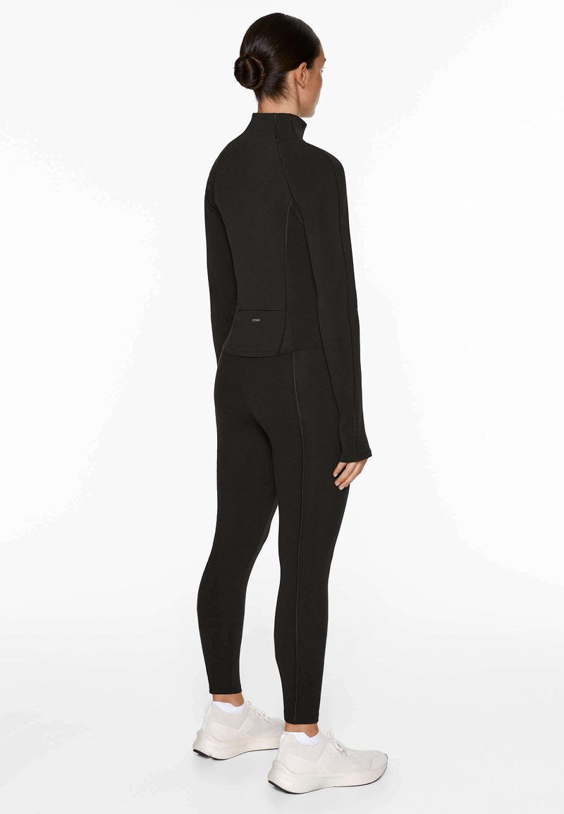 OYSHO OYSHO WARMTH COMFORTLUX TECHNICAL - Training jacket - black Blitzangebot