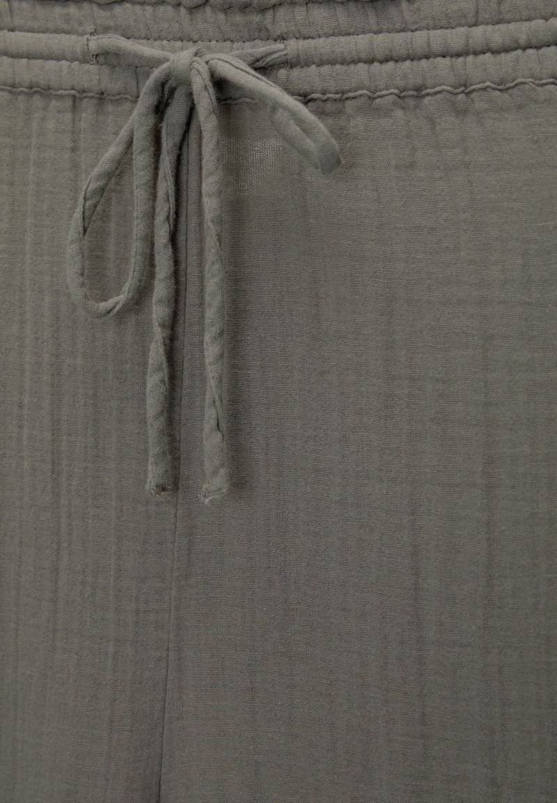 PULL&BEAR PULL&BEAR CREASED WITH FRAYED HEMS - Trousers - dark grey Riesige Ersparnisse