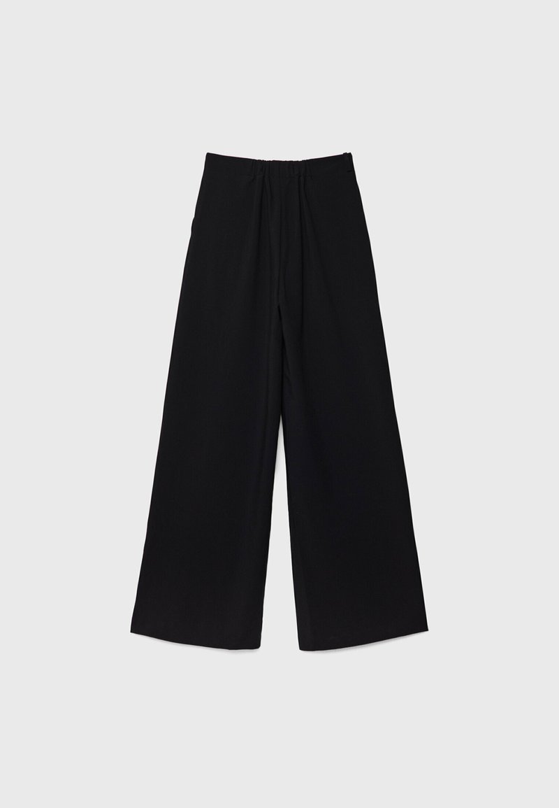 Stradivarius Stradivarius WITH BUCKLE DETAIL - Trousers - black Super Sparpreis