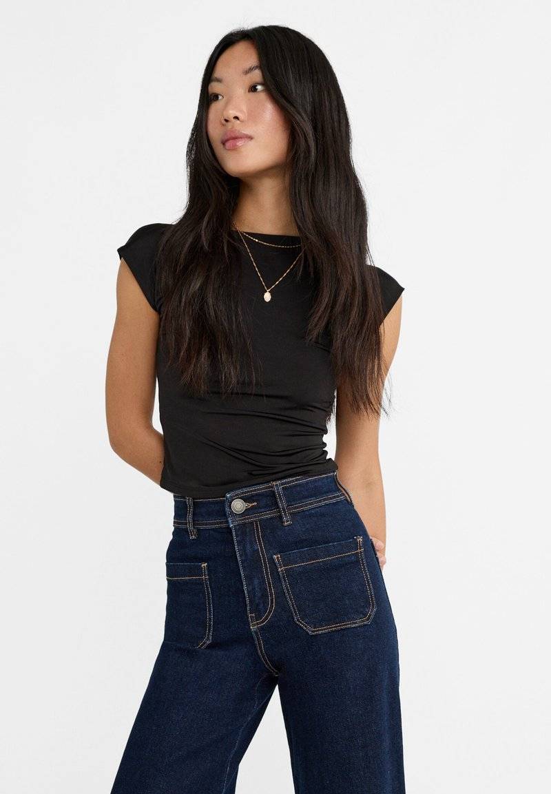 Stradivarius Stradivarius OPEN-BACK - Basic T-shirt - black Letzte 3 Tage