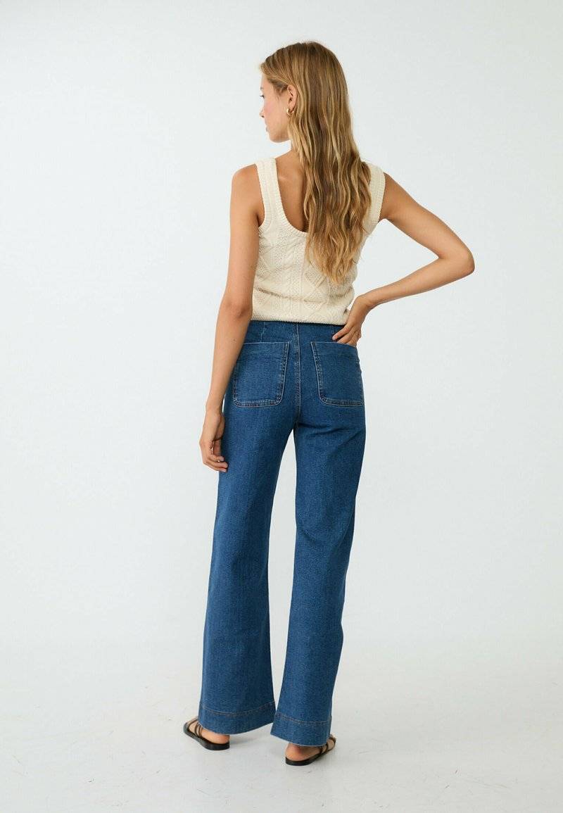 Stradivarius Stradivarius MINIMALIST WITH POCKETS - Flared Jeans - royal blue Bis zu 65% Rabatt