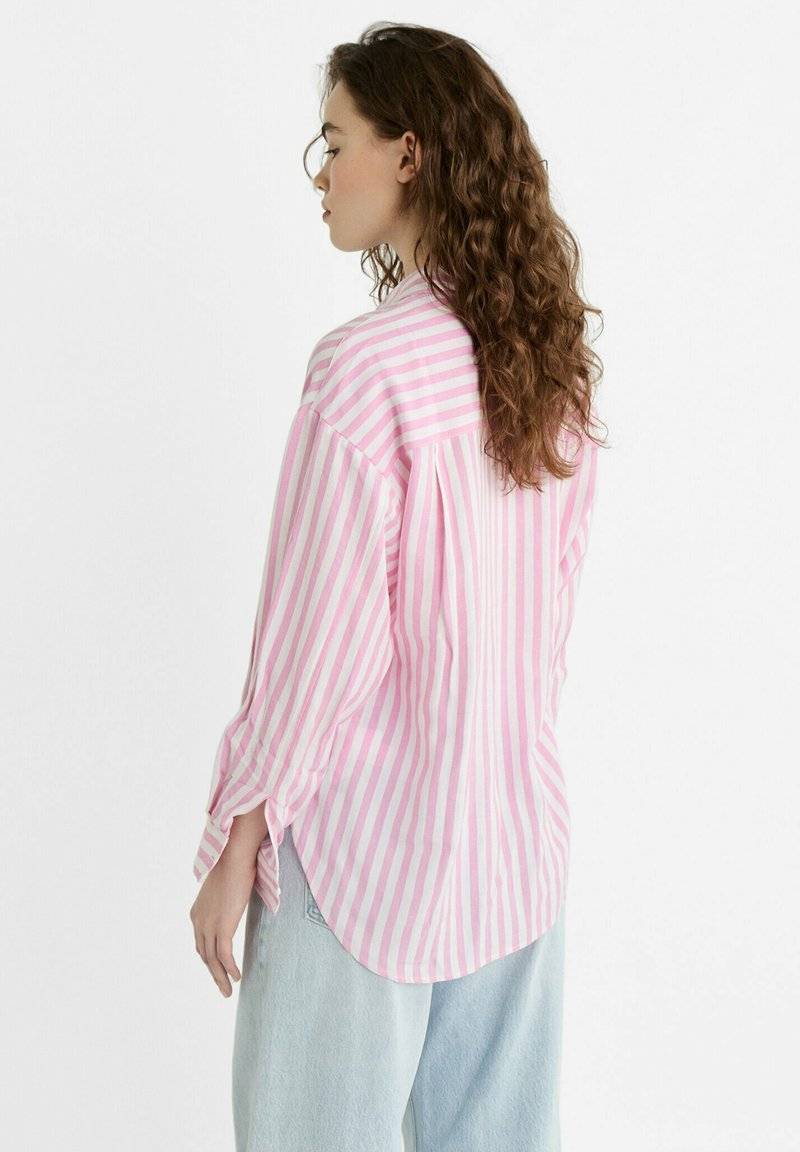 Stradivarius Stradivarius STRIPED - Button-down blouse - light pink Vierteljährliche Förderung