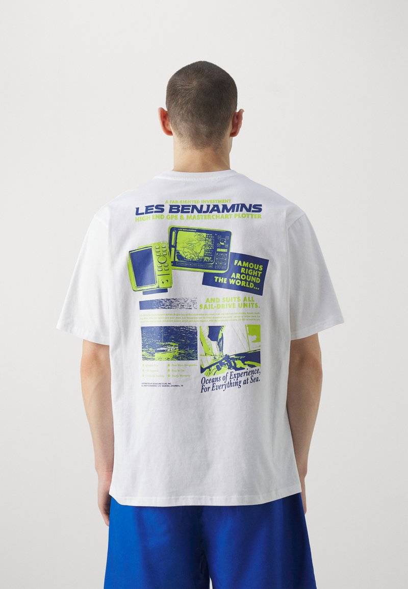 Les Benjamins Les Benjamins RELAXED TEE UNISEX - Print T-shirt - white Speichern exportieren
