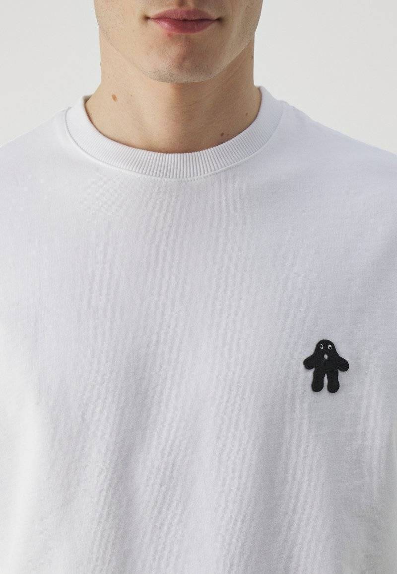 AVAVAV AVAVAV OLD LADY UNISEX - Basic T-shirt - blanc Fabrikpreis
