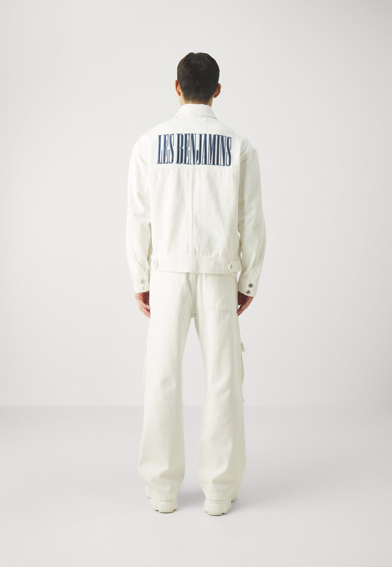 Les Benjamins Les Benjamins JACKET UNISEX - Denim jacket - white Exklusivangebot