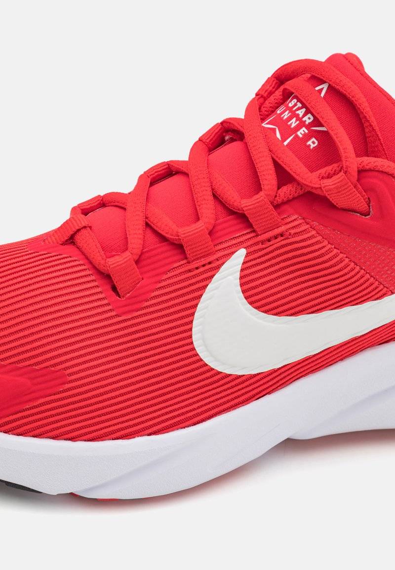 Nike Performance Nike Performance STAR RUNNER 4 UNISEX - Competition running shoes Begrenzt auf 3 Tage