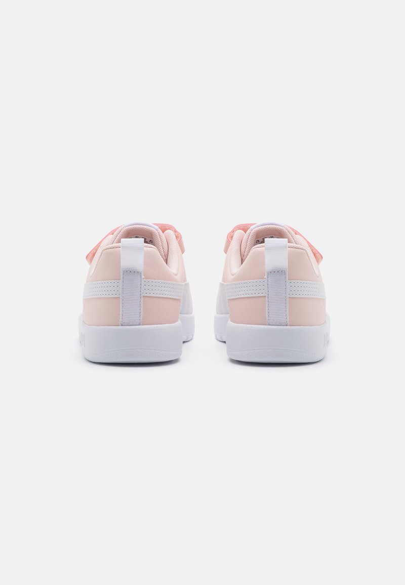 Puma Puma COURTFLEX UNISEX - Neutral running shoes Fabrik Onlineshop
