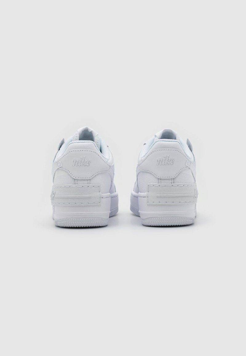 Nike Sportswear Nike Sportswear AF1 SHADOW - Trainers - white Rabatt