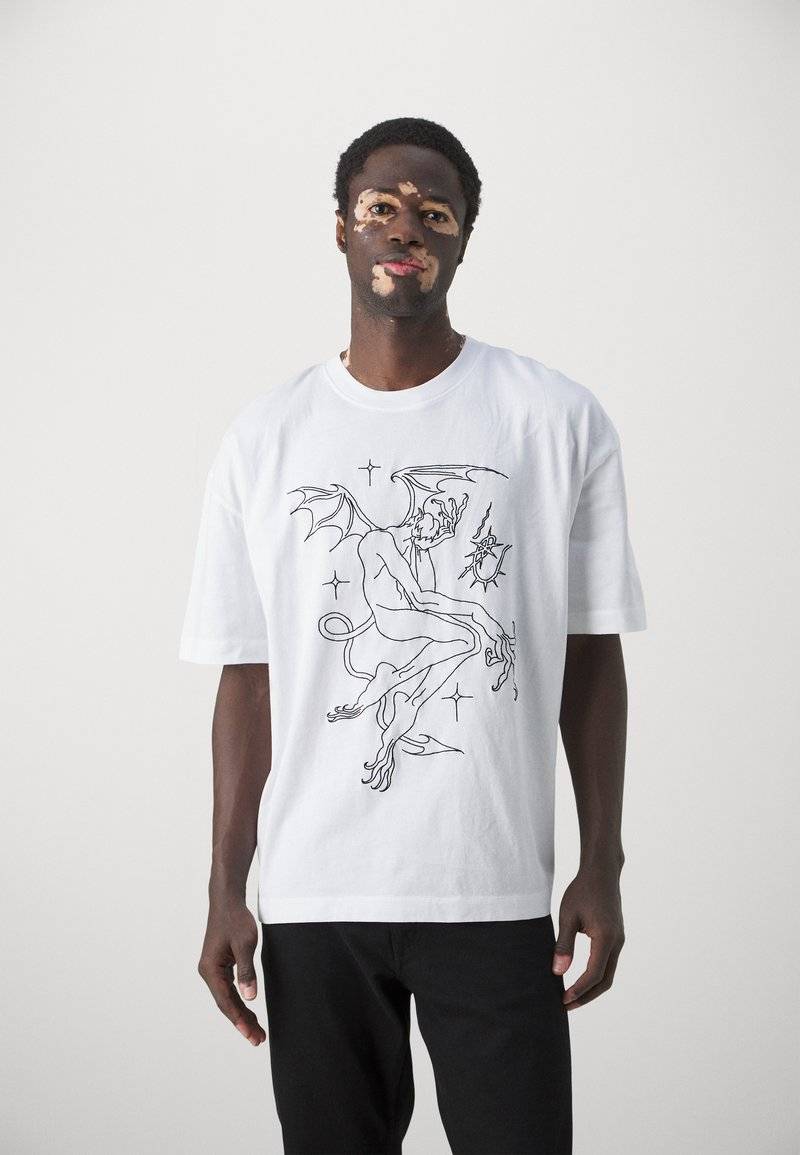 Études Études SPIRIT GUARDIAN UNISEX - Print T-shirt - white Kauf eins, bekomm eins gratis
