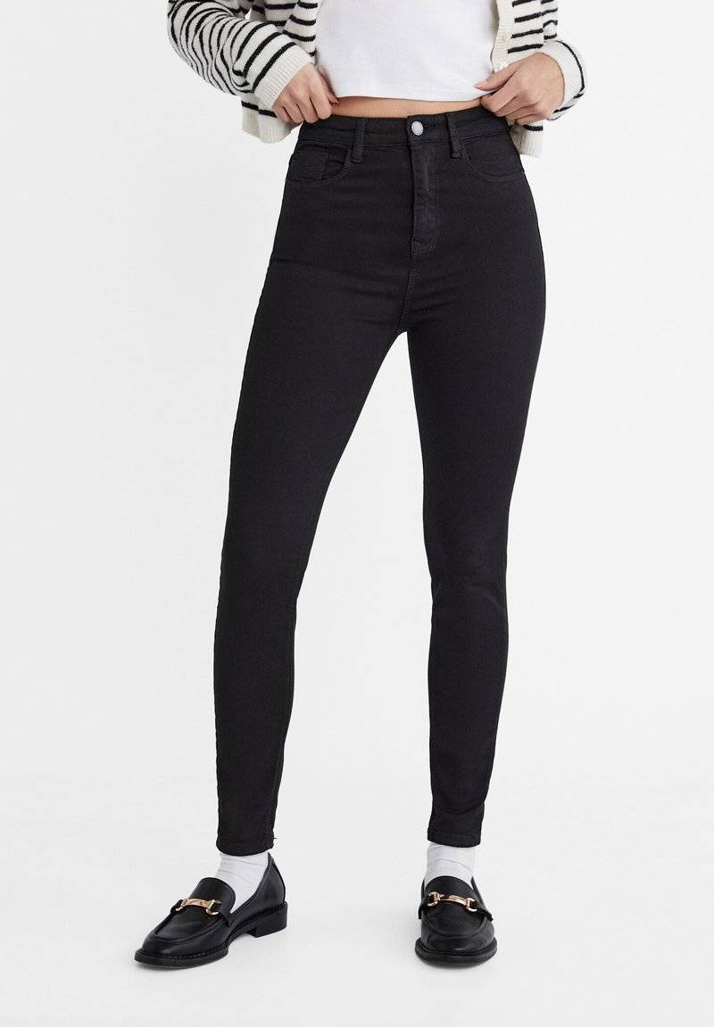 Stradivarius Stradivarius MIT SUPERHOHEM - Jeans Skinny Fit - black Letzte 3 Tage