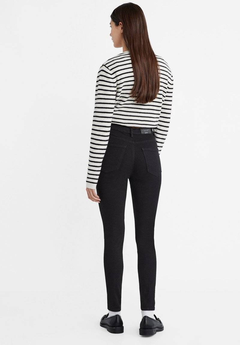 Stradivarius Stradivarius MIT SUPERHOHEM - Jeans Skinny Fit - black Letzte 3 Tage