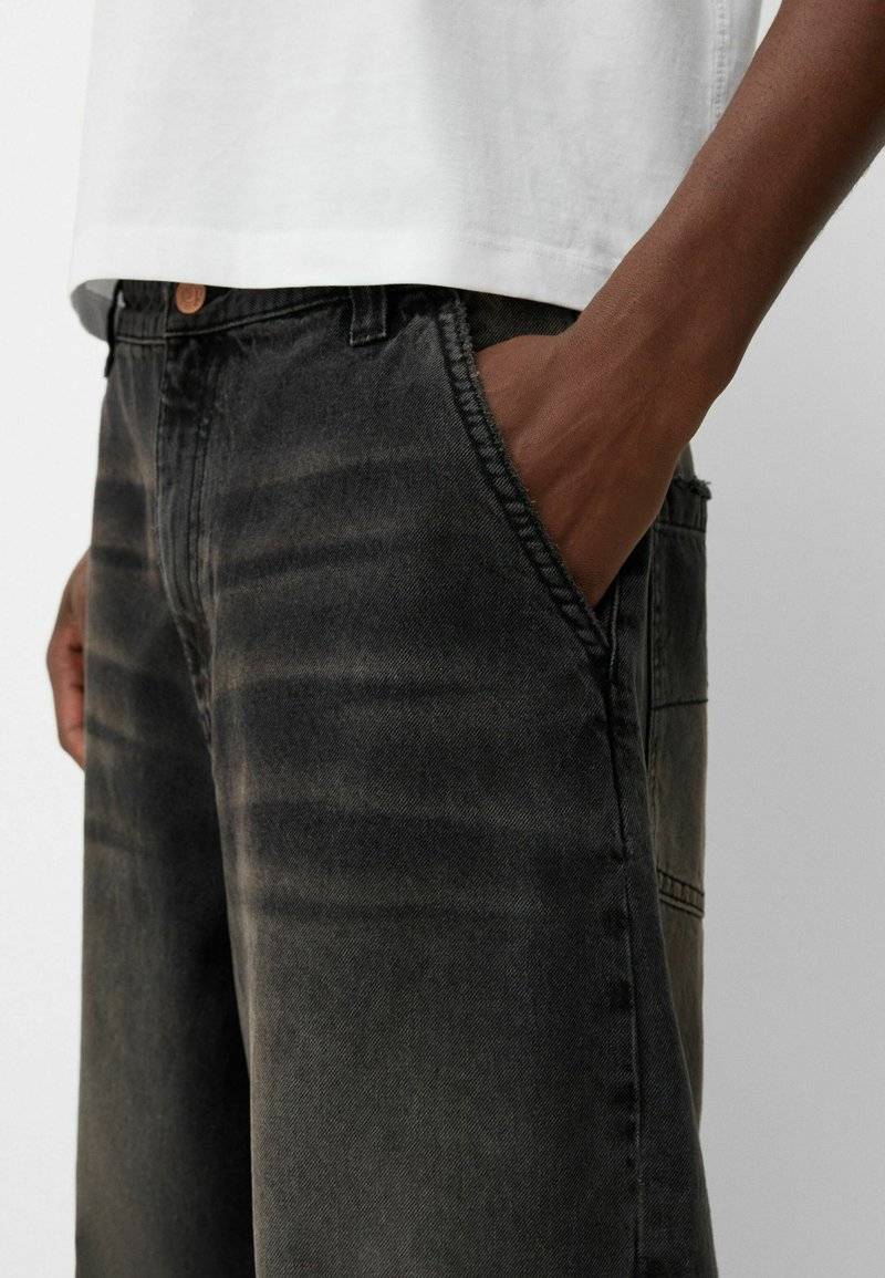 Bershka Bershka Relaxed fit jeans - black denim JETZT KAUFEN