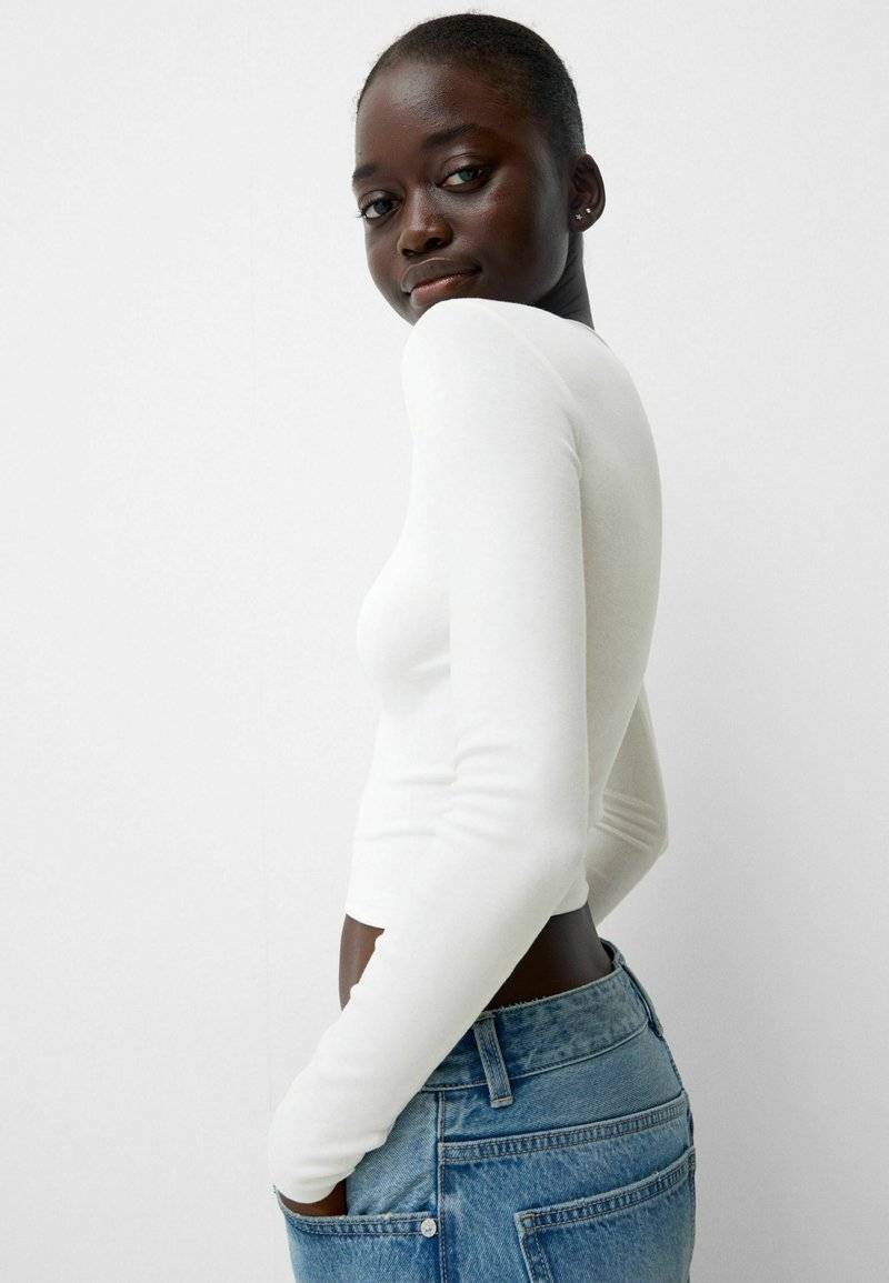 Bershka Bershka LONG SLEEVE - Long sleeved top - white Bis zu 65% Rabatt