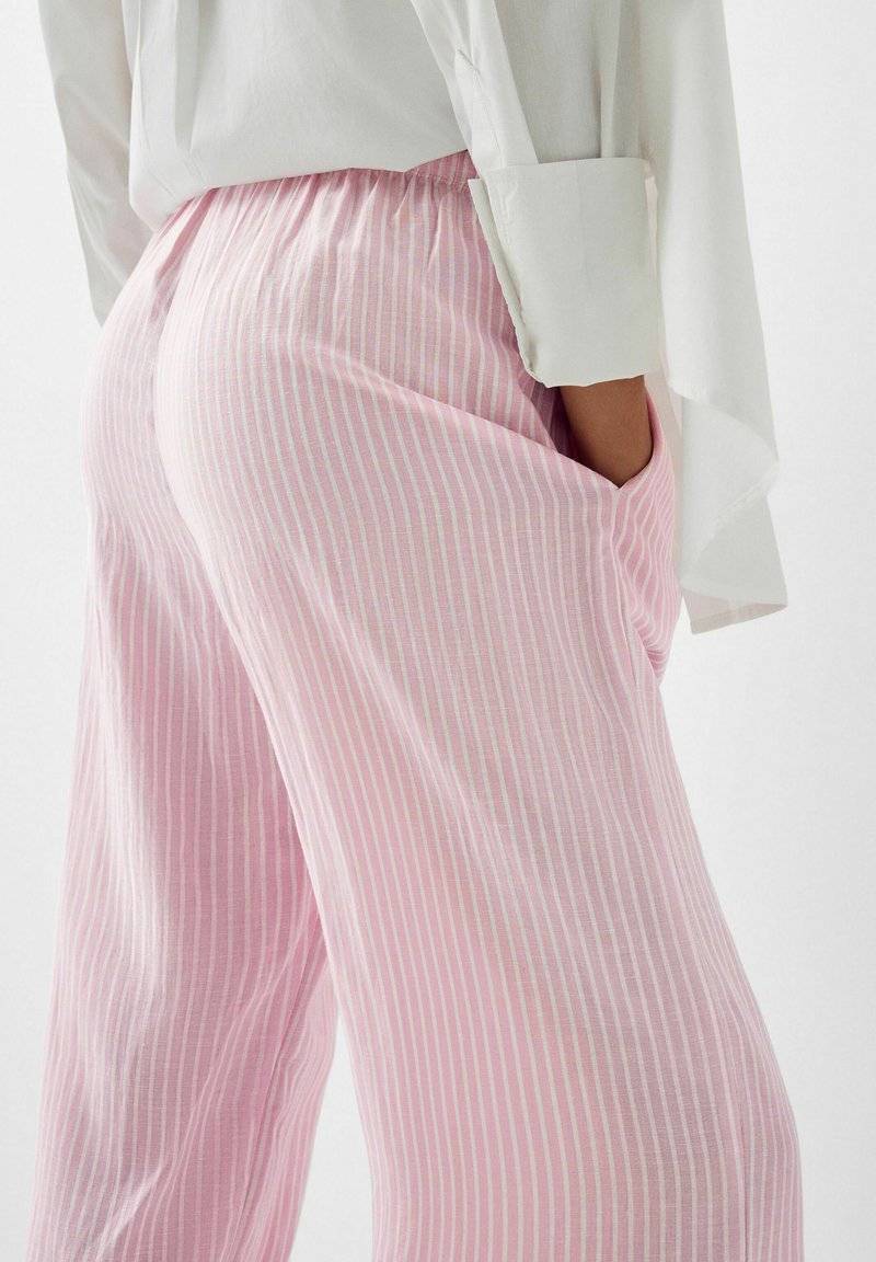 Bershka Bershka WITH AN ELASTIC - Trousers - light pink Riesige Rabatte
