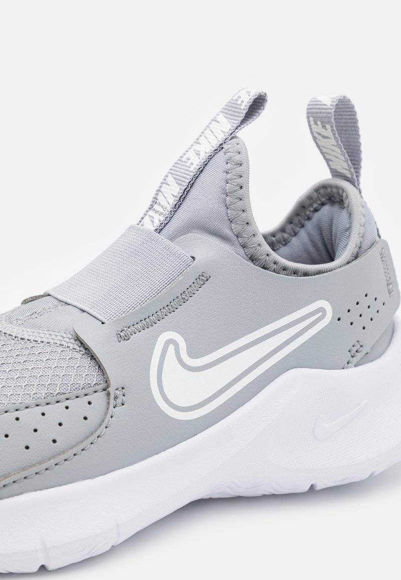 Nike Performance Nike Performance FLEX RUNNER 3 UNISEX - Competition running shoes Kostenloser Versand