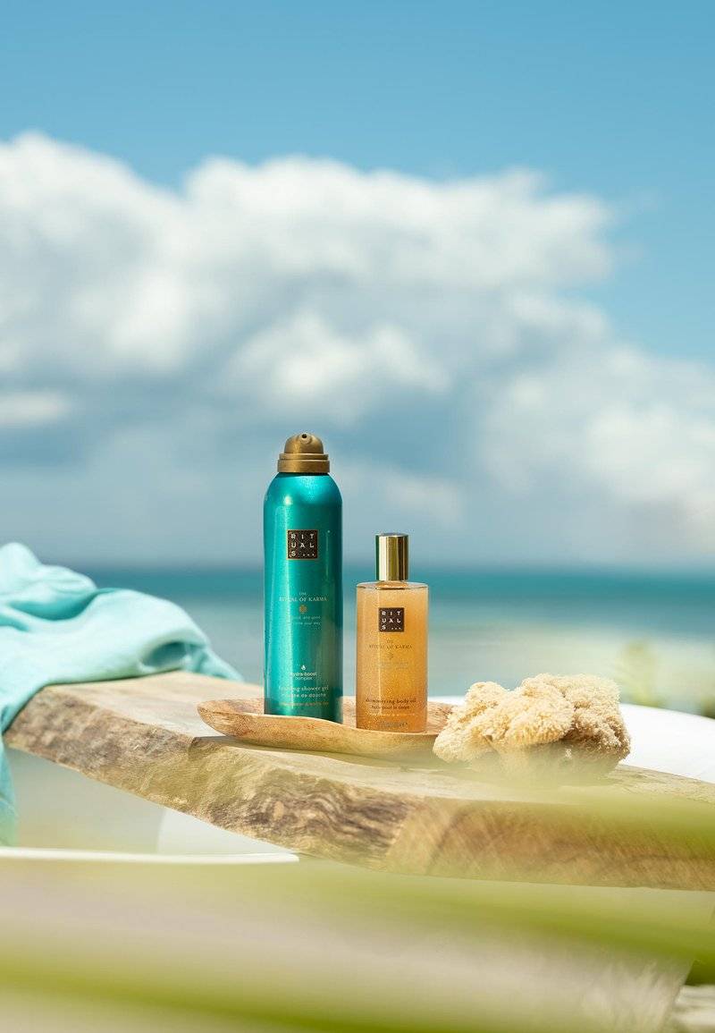 Rituals Rituals SHIMMERING BODY OIL THE RITUAL OF KARMA - DELICATELY SWEET - LOTUS & WHITE TEA - Body oil Weihnachtsangebot