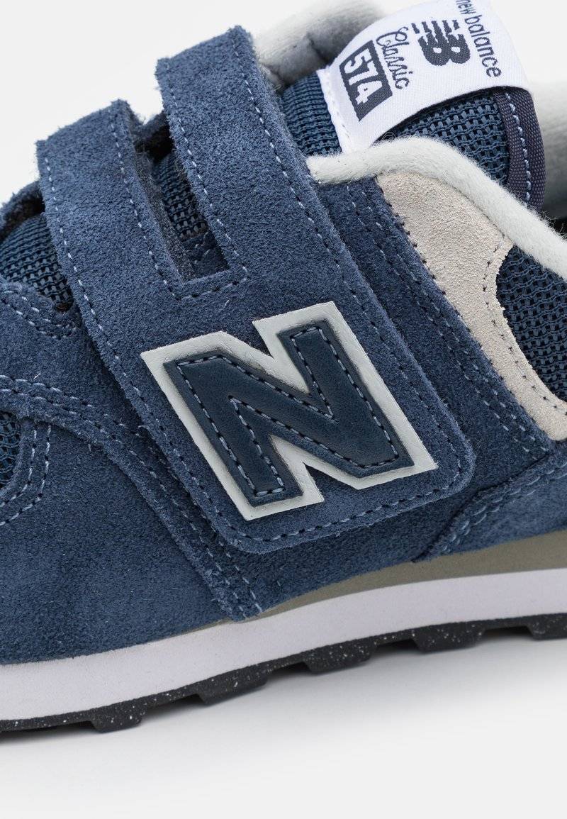 New Balance New Balance 574 UNISEX - Trainers - navy Letzte 3 Tage