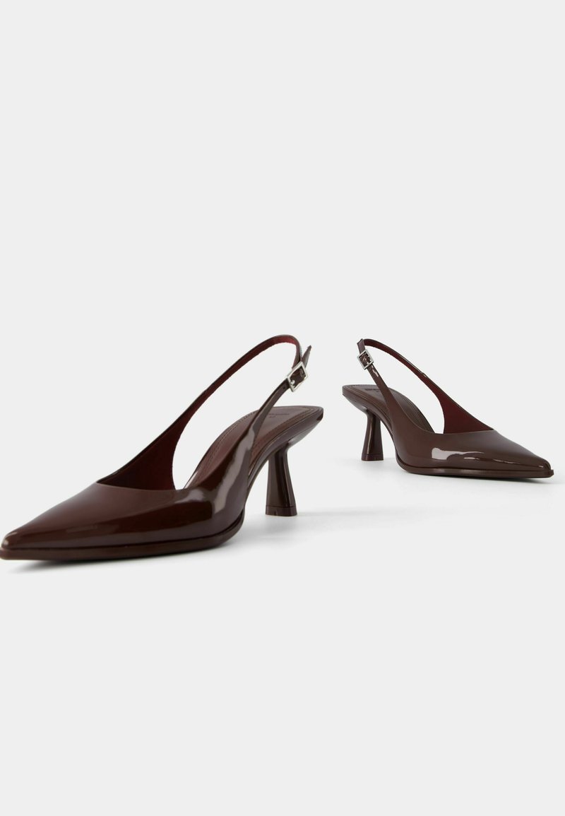 Bershka Bershka KITTEN HEEL - Classic heels - brown Nur für heute