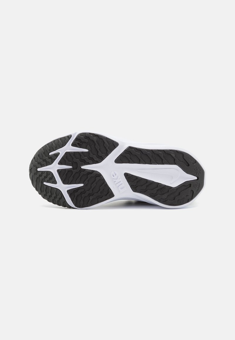 Nike Performance Nike Performance STAR RUNNER - Competition running shoes Speichern exportieren