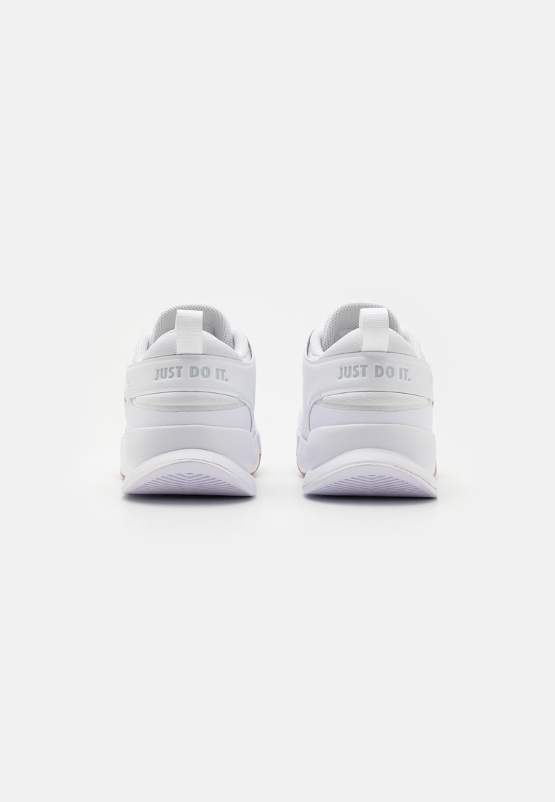 Nike Performance Nike Performance KIDS CROSSCOURT UNISEX - Competition running shoes Kauf eins, bekomm eins gratis