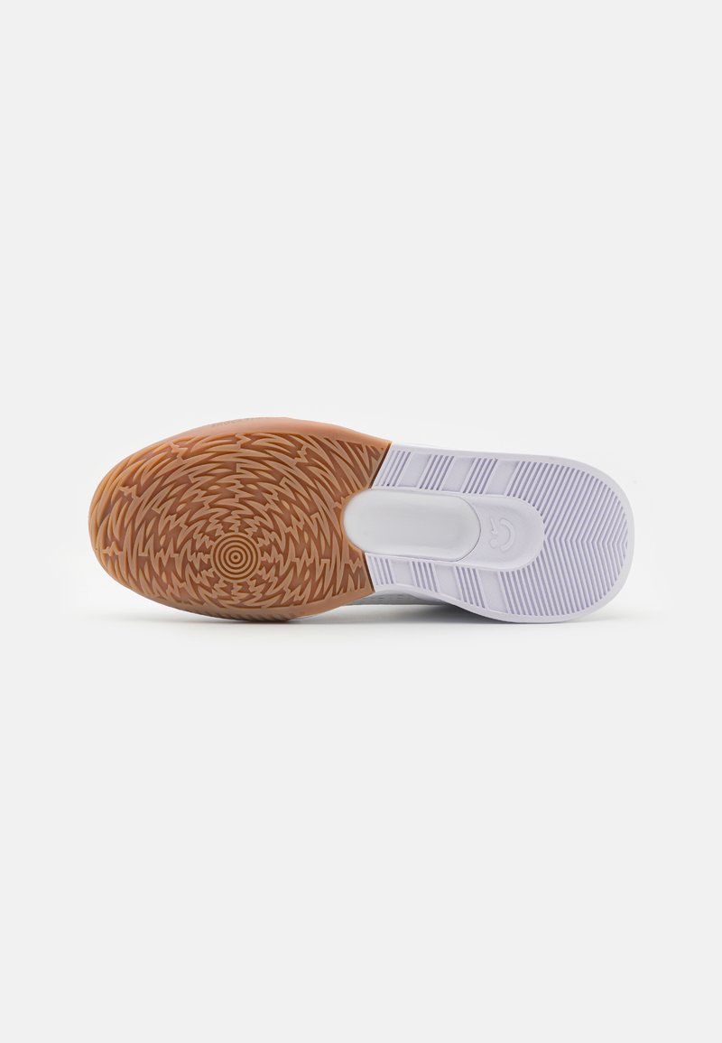 Nike Performance Nike Performance KIDS CROSSCOURT UNISEX - Competition running shoes Kauf eins, bekomm eins gratis