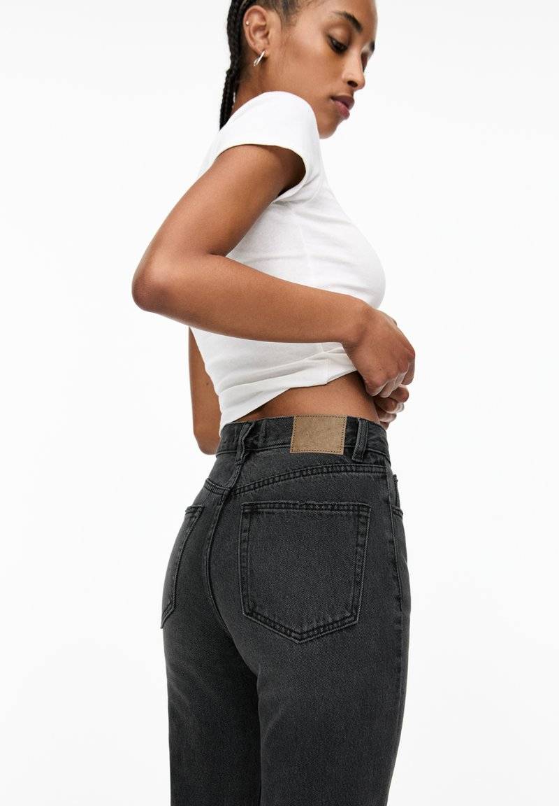 PULL&BEAR PULL&BEAR MOM - Slim fit jeans - dark grey Kostenlose Rückgabe