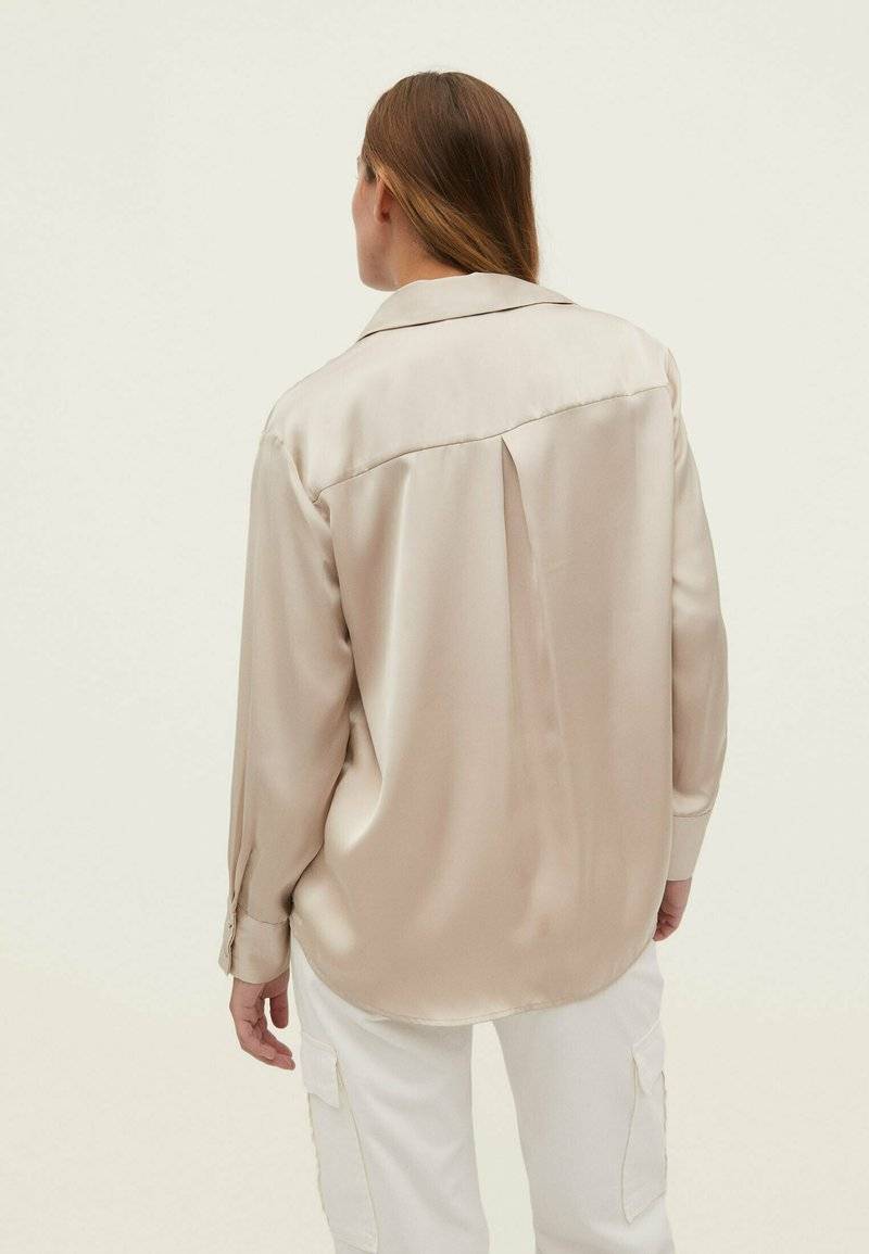 Stradivarius Stradivarius COLLARED - Button-down blouse - stone Letzte 2 Tage