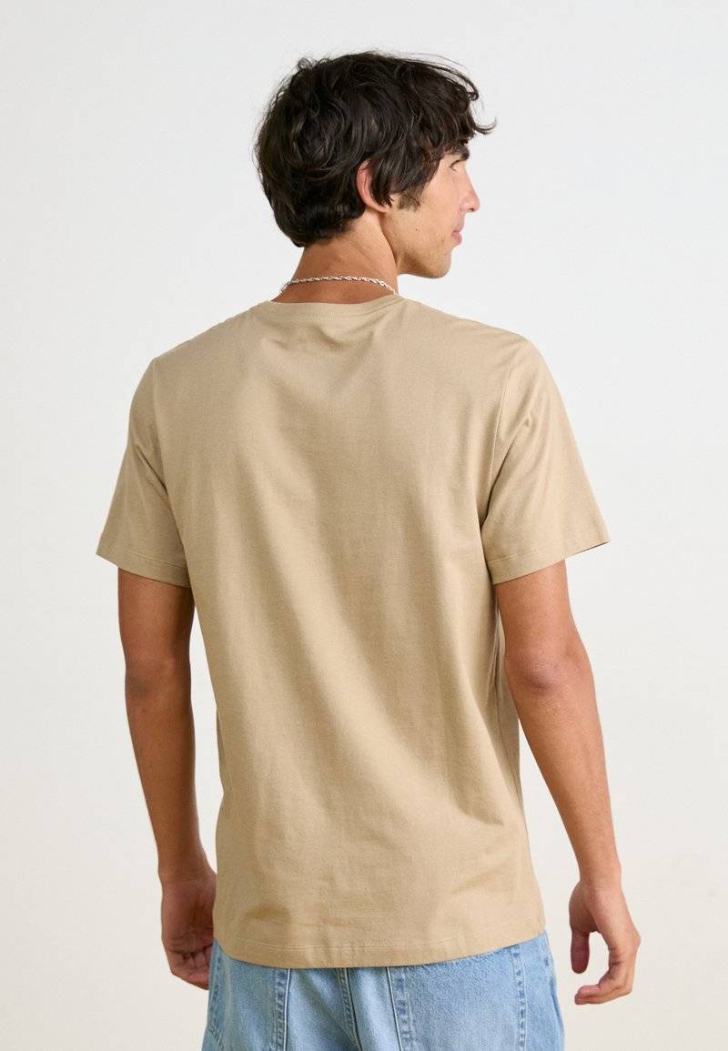 Nike Sportswear Nike Sportswear CLUB TEE - Basic T-shirt - khaki Im Verkauf