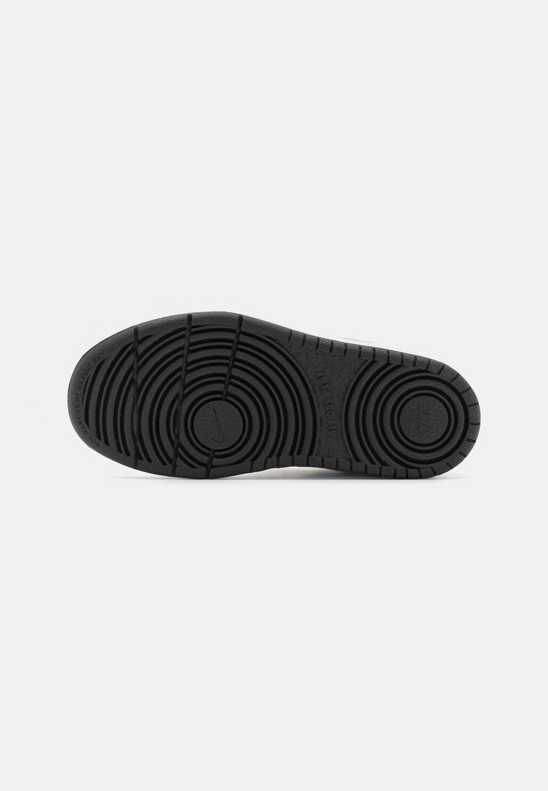 Nike Sportswear Nike Sportswear COURT BOROUGH RECRAFT UNISEX - Trainers Cyber Monday
