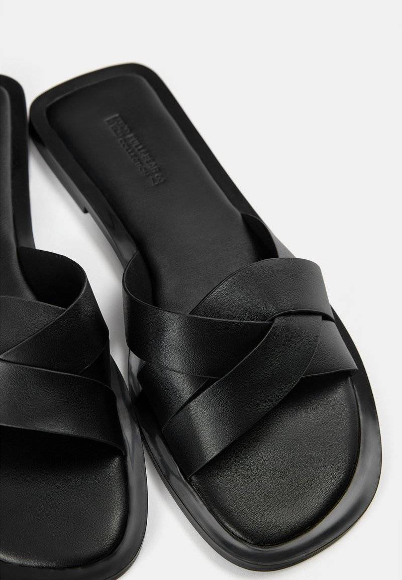 PULL&BEAR PULL&BEAR CRISSCROSS - Mules - black Vatertagsangebot
