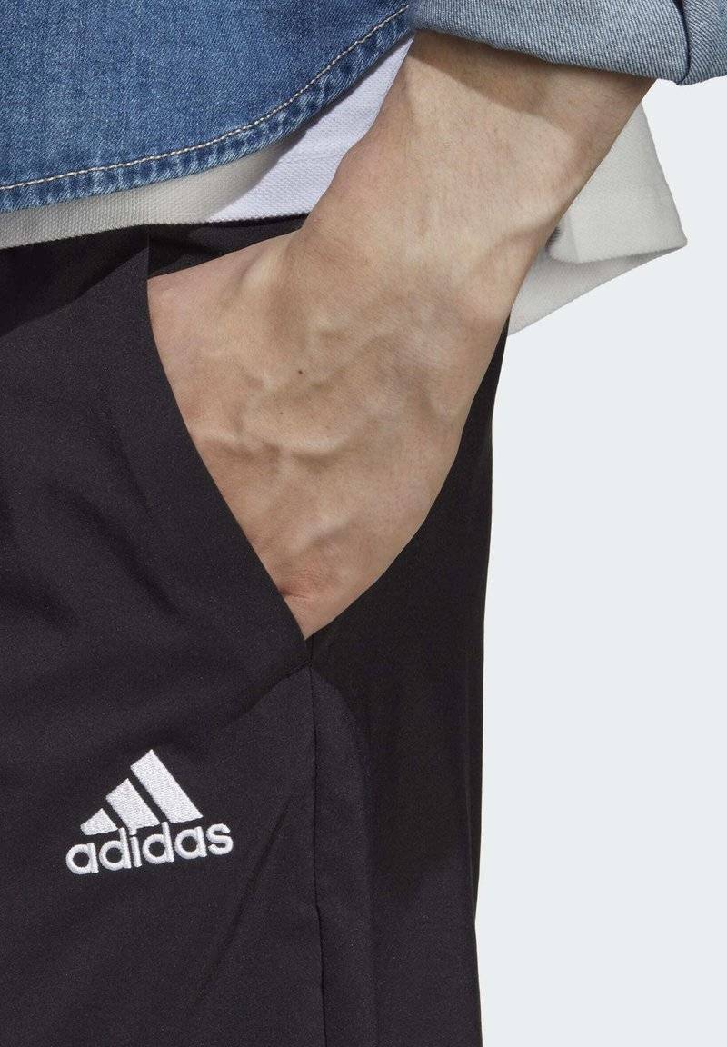 adidas Sportswear adidas Sportswear AEROREADY ESSENTIALS CHELSEA SMALL - Sports shorts - black Riesige Ersparnisse