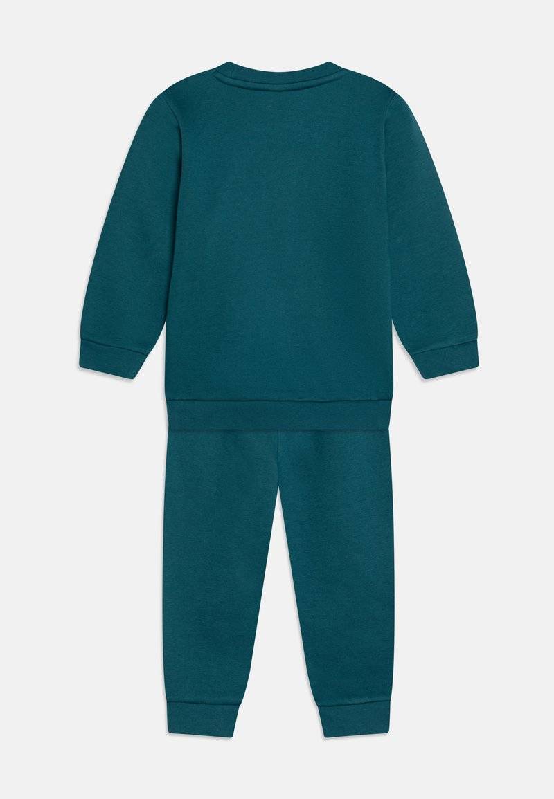 Puma Puma MINICATS CREW UNISEX SET - Tracksuit - cold green Letzte 2 Tage