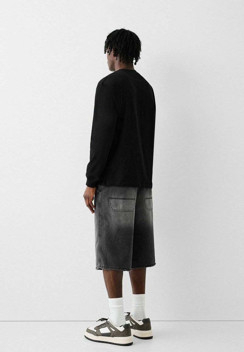 Bershka Bershka SKATER - Denim shorts - black Im Verkauf