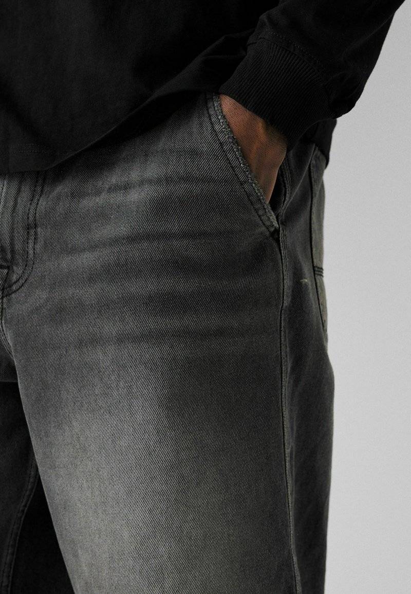 Bershka Bershka SKATER - Denim shorts - black Im Verkauf