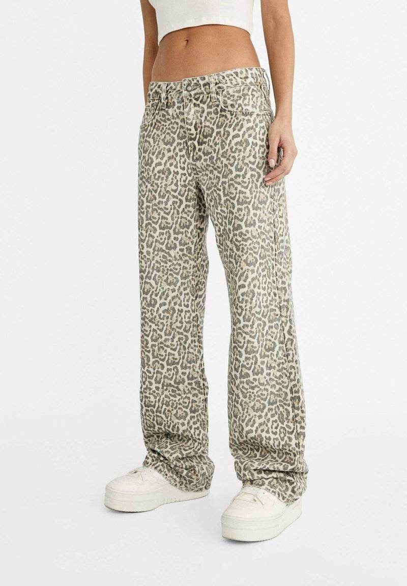 Stradivarius Stradivarius PRINTED - Straight leg jeans - camel Rabatte dieses Monats